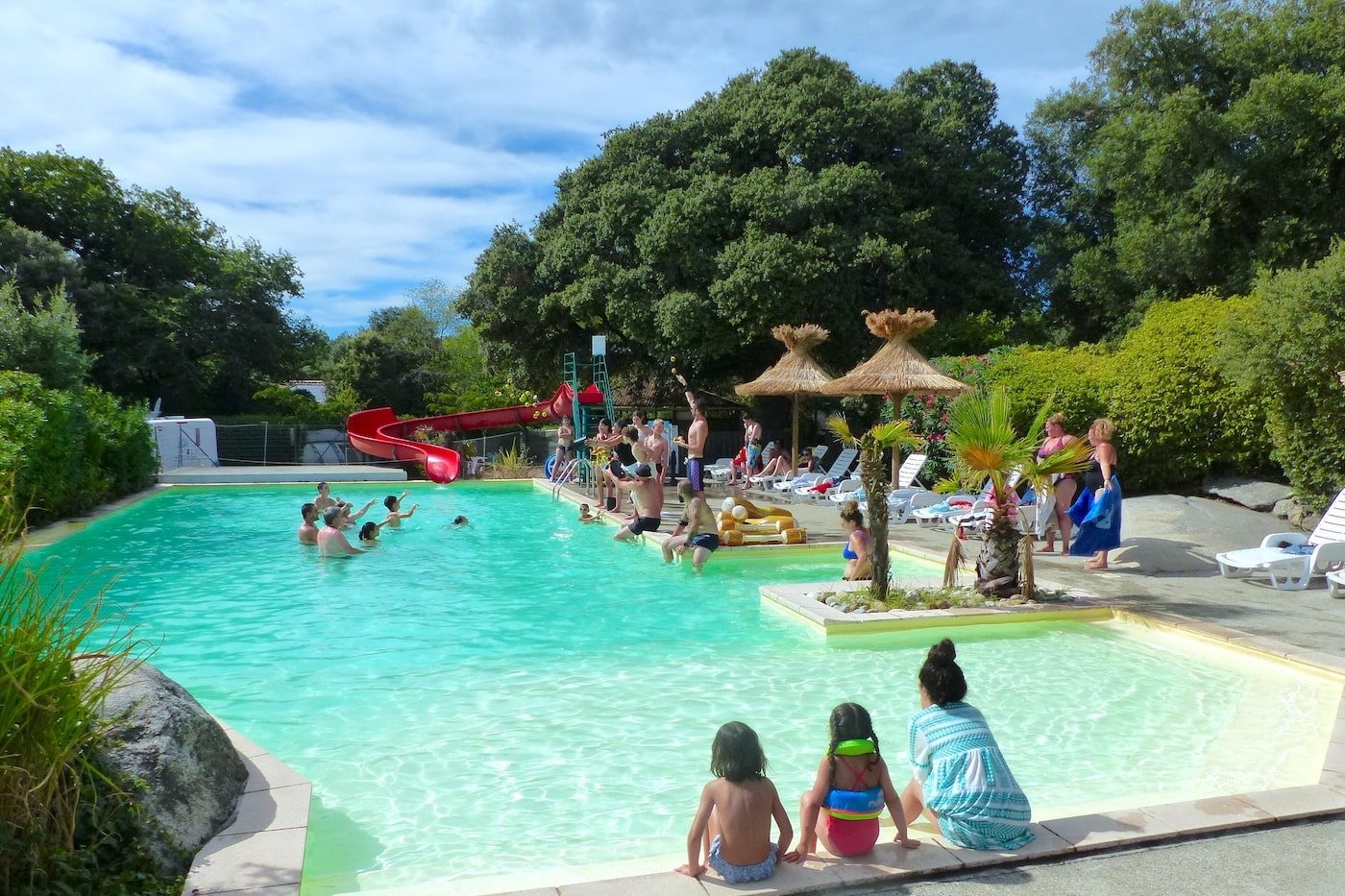 camping Carcassonne avec piscine dans l'Aude