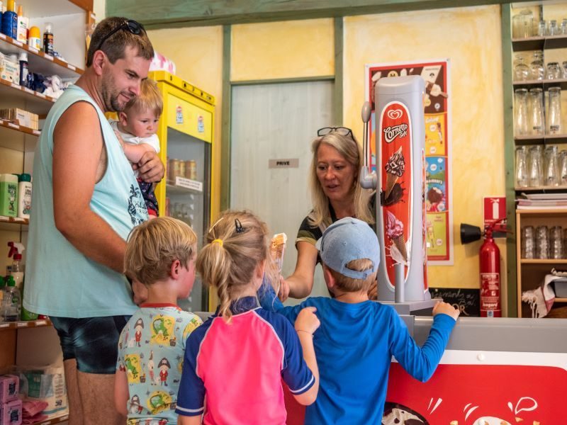 l'épicerie du camping Le Martinet Rouge