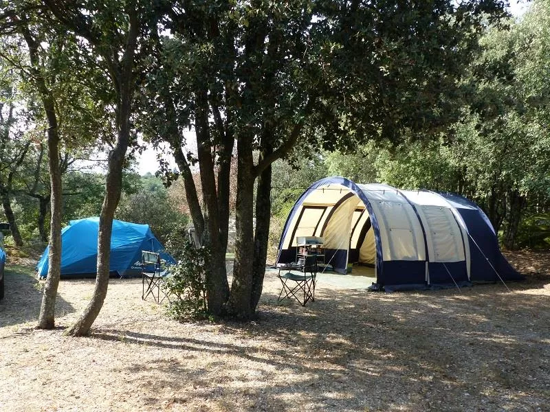 grands emplacements de camping dans l'Aude pour grande caravane